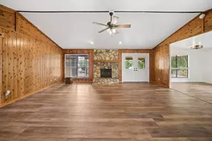 580 Old Transfer Rd, Wewahitchka, FL 32465 - Photo 2
