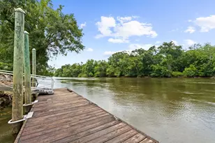 105 Riverview Dr, Wewahitchka, FL 32465 - Photo 2