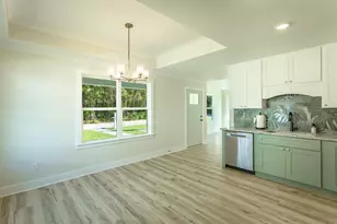 200 13th St, Apalachicola, FL 32320 - Photo 10