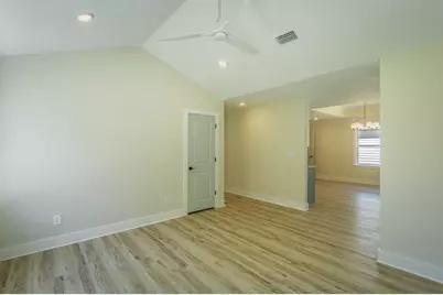 200 13th St, Apalachicola, FL 32320 - Photo 6