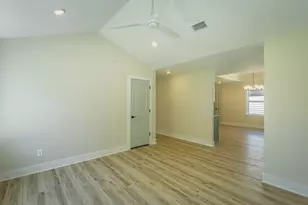 200 13th St, Apalachicola, FL 32320 - Photo 6