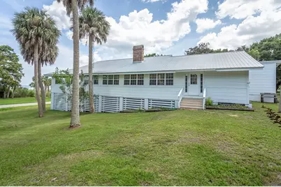 12 7th St, Apalachicola, FL 32320 - Photo 2