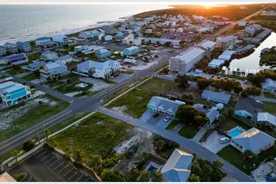 101 35th St, Mexico Beach, FL 32456 - Photo 4