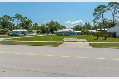 1301 Monument Ave, Port Saint Joe, FL 32456 - Photo 2