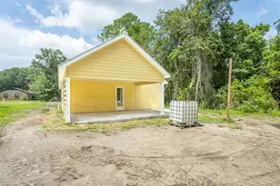217 15th St, Apalachicola, FL 32320 - Photo 2