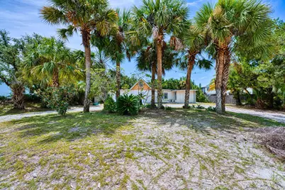 316 W Pine Ave, Saint George Island, FL 32328 - Photo 14