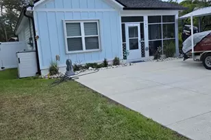 143 Georgia St, Carrabelle, FL 32322 - Photo 1