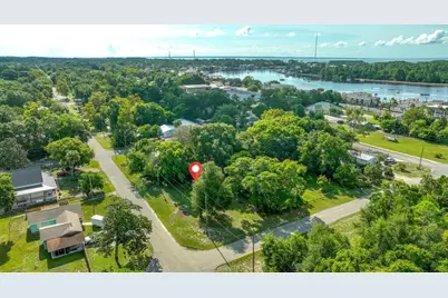 310 NW 10th St, Carrabelle, FL 32322 - Photo 6