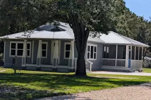 132 Putnal St, Carrabelle, FL 32322 - Photo 2