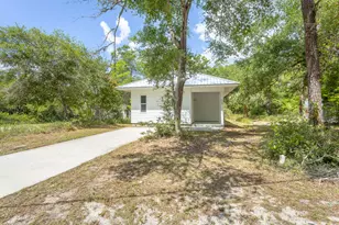 509 SE 7th St, Carrabelle, FL 32322 - Photo 6