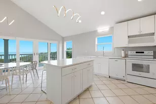 1504 Canopy Ln, Saint George Island, FL 32328 - Photo 4