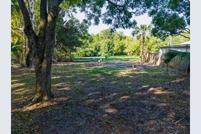 237 12th St, Apalachicola, FL 32320 - Photo 10