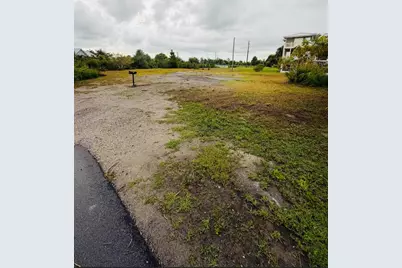 118 16th St, Mexico Beach, FL 32456 - Photo 2