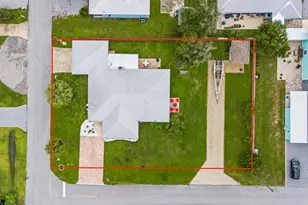 140 Pine St, Mexico Beach, FL 32456 - Photo 2