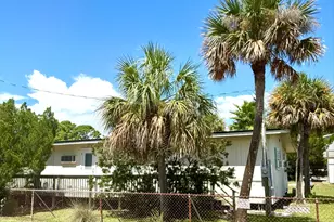 525 W Bay Shore Dr, Saint George Island, FL 32328 - Photo 10