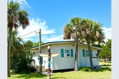 525 W Bay Shore Dr, Saint George Island, FL 32328 - Photo 2