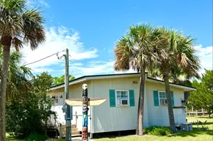 525 W Bay Shore Dr, Saint George Island, FL 32328 - Photo 2