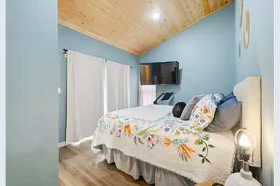 608 W 10th St, Carrabelle, FL 32322 - Photo 12