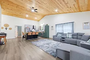 608 W 10th St, Carrabelle, FL 32322 - Photo 2