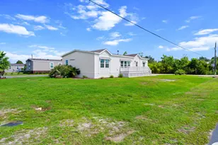 211 Cortez St, Port Saint Joe, FL 32456 - Photo 1