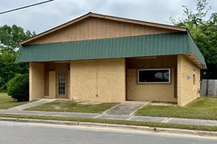 120 N 2nd St, Wewahitchka, FL 32465 - Photo 1