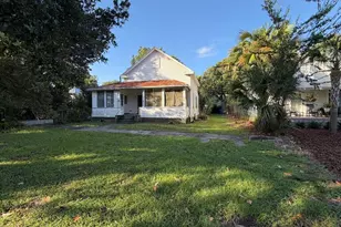 50 15th St, Apalachicola, FL 32320 - Photo 2