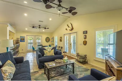 150 S Bay Shore Dr, Eastpoint, FL 32328 - Photo 6