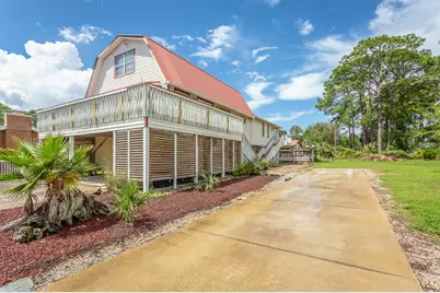 607 Hwy 98, Eastpoint, FL 32328 - Photo 2