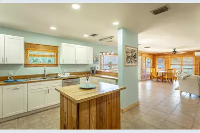607 Hwy 98, Eastpoint, FL 32328 - Photo 18