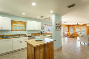 607 Hwy 98, Eastpoint, FL 32328 - Photo 18