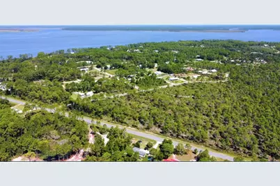 250 Smith St, Eastpoint, FL 32328 - Photo 8