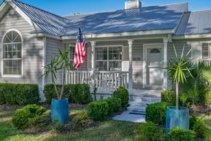 155 Putnal St, Carrabelle, FL 32322 - Photo 2