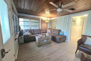 514 E Pine St, Lanark Village, FL 32323 - Photo 10