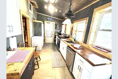 143 4th St, Apalachicola, FL 32320 - Photo 16