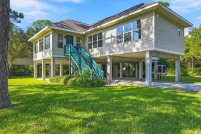 79 S Bay Shore Dr, Eastpoint, FL 32328 - Photo 2