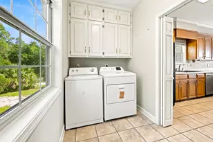 79 S Bay Shore Dr, Eastpoint, FL 32328 - Photo 22