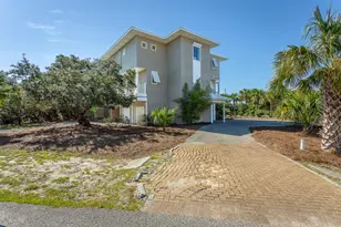 1649 Wayfarers Ct, Saint George Island, FL 32328 - Photo 2
