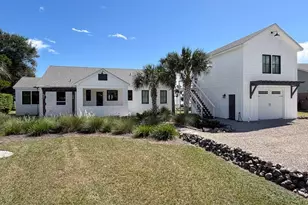 214 Ave C, Apalachicola, FL 32320 - Photo 2