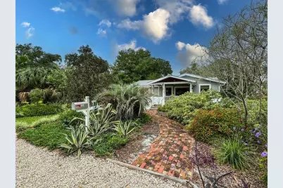 121 Ave D, Apalachicola, FL 32320 - Photo 2