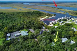 245 7th St, Apalachicola, FL 32320 - Photo 2