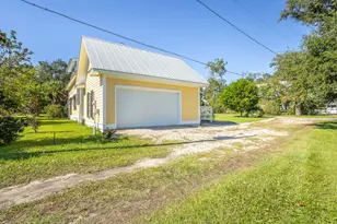 117 8th St, Apalachicola, FL 32320 - Photo 34