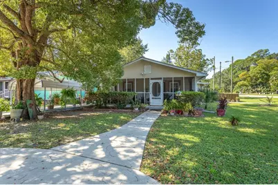 216 11th St, Apalachicola, FL 32320 - Photo 10