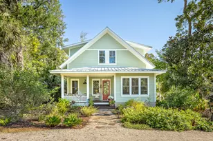 123 8th St, Apalachicola, FL 32320 - Photo 1
