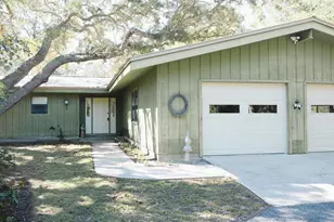 17 S Bay Shore Dr, Eastpoint, FL 32328 - Photo 2