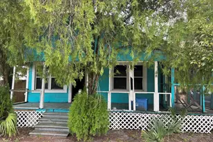 237 12th St, Apalachicola, FL 32320 - Photo 1