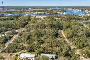 606 SE 6th St, Carrabelle, FL 32322 - Photo 1