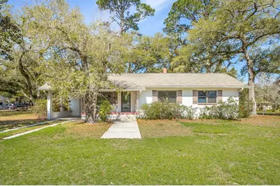 207 Ave D, Apalachicola, FL 32320 - Photo 1