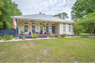 121 Ellis Van Fleet St, Apalachicola, FL 32320 - Photo 1