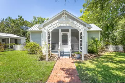 106 17th St, Apalachicola, FL 32320 - Photo 1