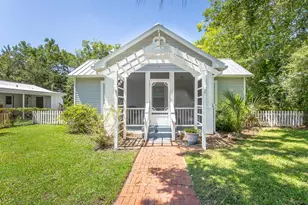 106 17th St, Apalachicola, FL 32320 - Photo 1